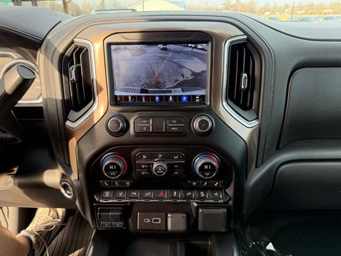 Used 2023 Chevrolet Silverado 3500 High Country w/ Z71 Off-Road Package image 32