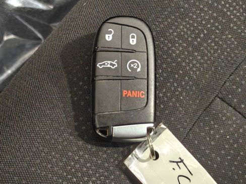 Used 2015 Chrysler 200 Limited w/ Comfort Group FWD image 10