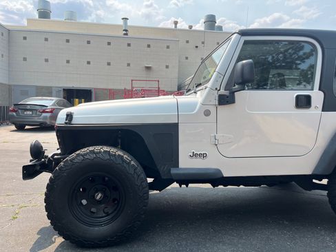 Used 2004 Jeep Wrangler 4WD w/ Dual Top Group image 9