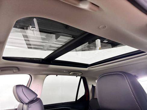 New 2025 Honda Pilot Touring image 19