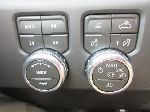 New 2026 GMC Sierra 2500 AT4 image 18