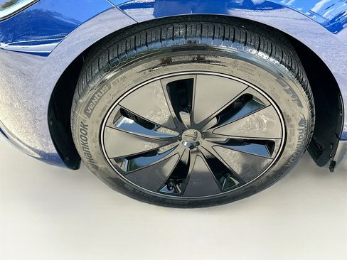 Used 2025 Tesla Model 3 Long Range image 32