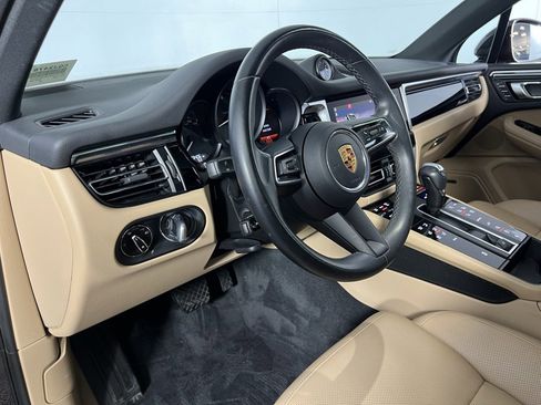 Used 2023 Porsche Macan image 21