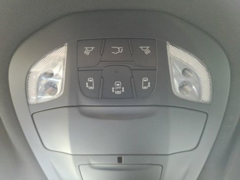 Used 2026 Chrysler Pacifica Select image 52
