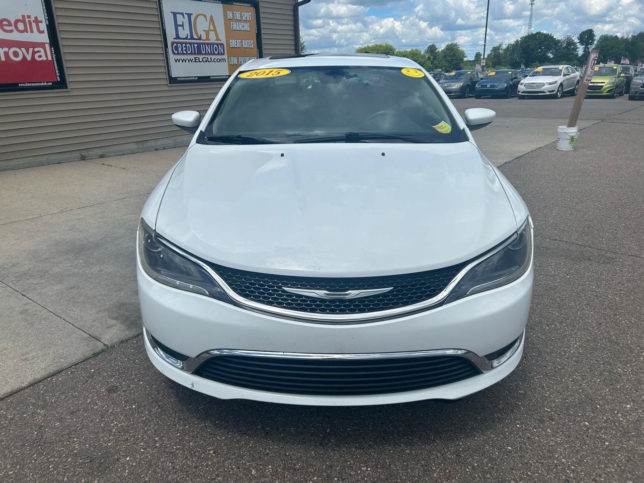 Used 2015 Chrysler 200 Limited w/ Convenience Group FWD image 2