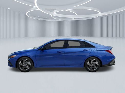 New 2026 Hyundai Elantra SEL Sport image 3