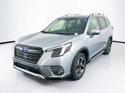 Used 2023 Subaru Forester Touring AWD/4WD image 3