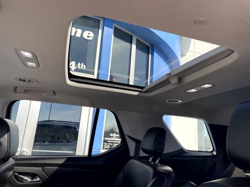 Used 2018 Chevrolet Traverse LT image 10