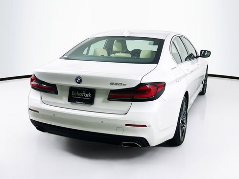 Used 2023 BMW 530e w/ Premium Package image 9