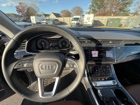 Used 2022 Audi Q8 Prestige image 21