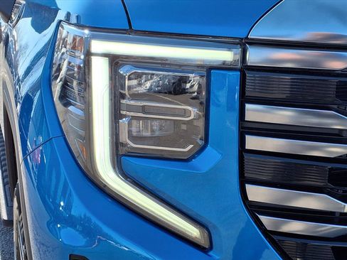 Certified 2023 GMC Sierra 1500 AT4 w/ AT4 Premium Package image 11