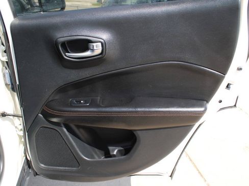 Used 2021 Jeep Compass Limited AWD/4WD image 9