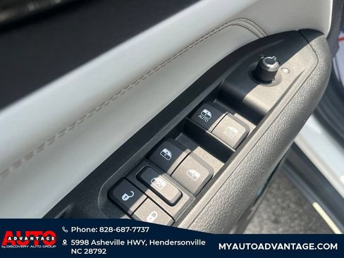 Used 2022 Jeep Compass Limited AWD/4WD image 24
