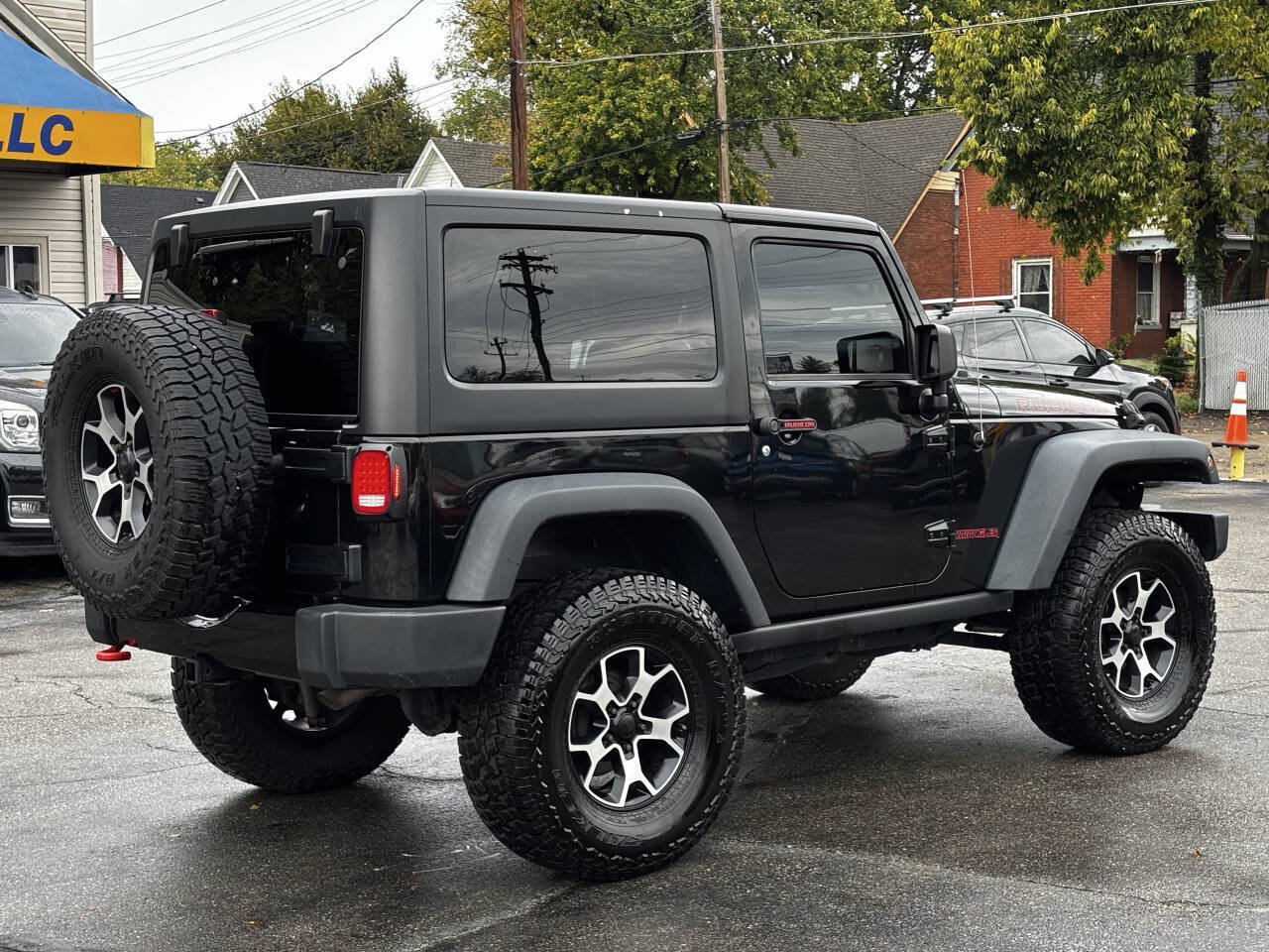 Used 2017 Jeep Wrangler Rubicon w/ Power Convenience Group AWD/4WD image 8