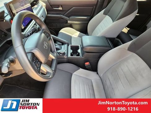 Used 2025 Toyota Tacoma TRD Off-Road AWD/4WD image 14