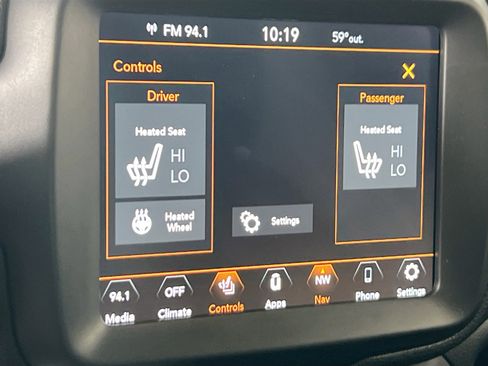 Used 2022 Jeep Renegade Latitude w/ Sun/Sound Group image 20