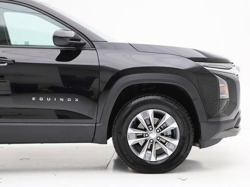 Used 2025 Chevrolet Equinox LT image 4