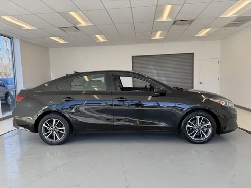 Used 2023 Kia Forte LXS image 54