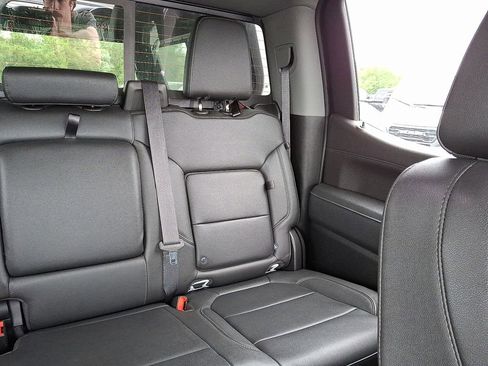 Used 2022 Chevrolet Silverado 1500 LTZ w/ LTZ Convenience Package II AWD/4WD image 21