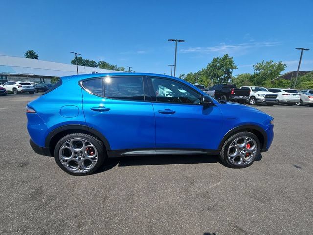 Used 2024 Alfa Romeo Tonale Veloce AWD/4WD image 11