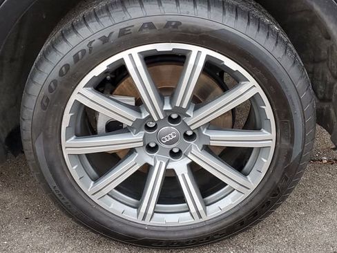 Used 2019 Audi Q7 3.0T Prestige w/ Prestige Package image 39