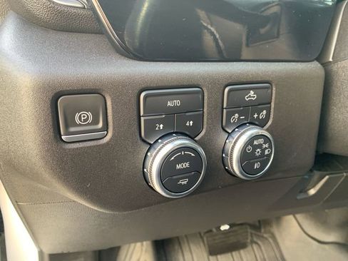 Used 2023 GMC Sierra 1500 Elevation image 18