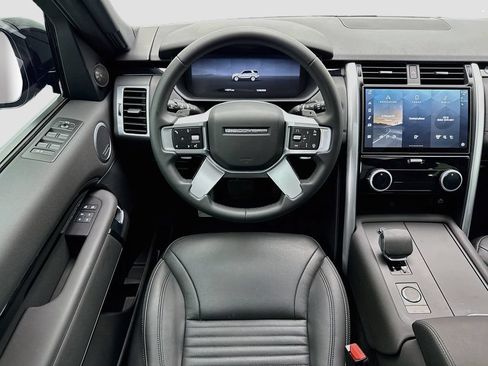 Used 2025 Land Rover Discovery S AWD/4WD image 10