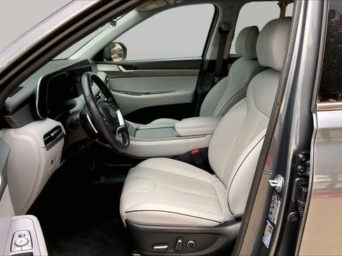 Certified 2025 Hyundai Palisade SEL FWD image 8