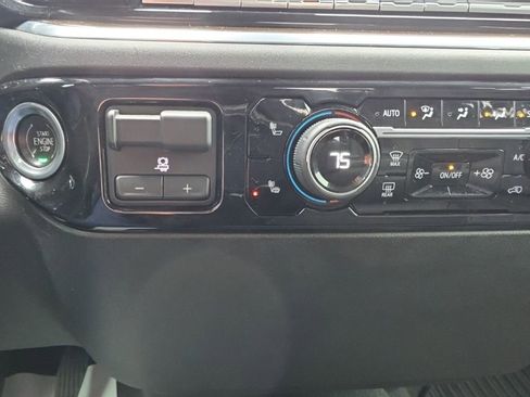 Used 2022 Chevrolet Silverado 1500 LT image 17