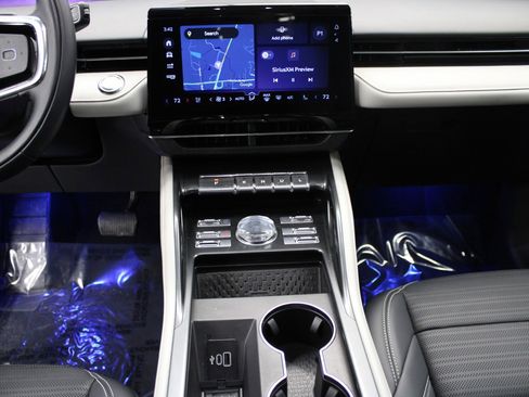 Used 2024 Lincoln Nautilus Reserve image 25