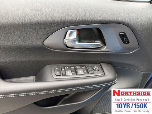 New 2026 Chrysler Pacifica Select image 15