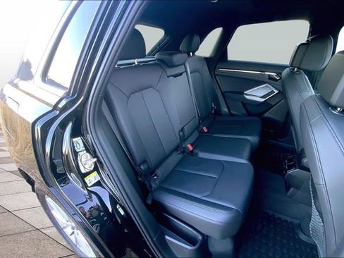 Certified 2025 Audi Q3 2.0T Premium w/ Convenience Package image 19