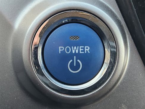 Used 2016 Toyota Prius V Two image 20