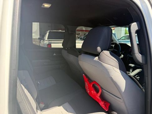 Used 2025 Toyota Tacoma TRD Sport AWD/4WD image 14