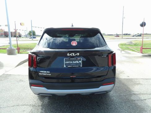 New 2026 Kia Sorento LX image 7