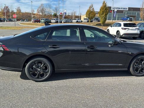 New 2025 Honda Accord SE image 4