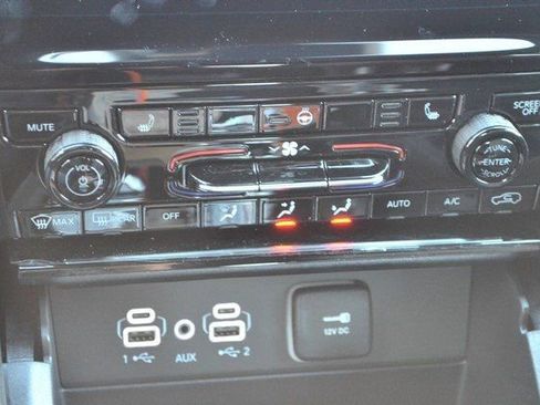 New 2025 Jeep Grand Cherokee Limited image 24