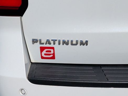 Used 2024 Ford Expedition Platinum image 49