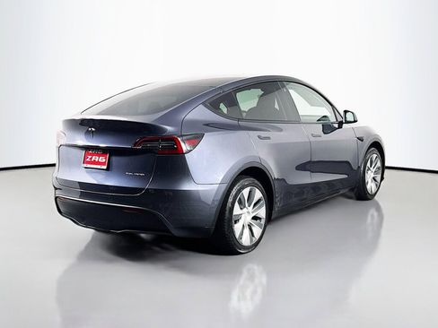 Used 2022 Tesla Model Y Long Range image 5