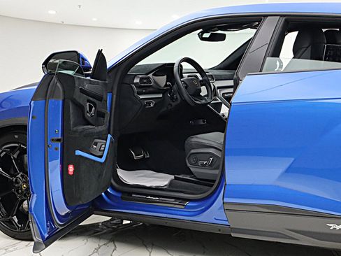 Used 2024 Lamborghini Urus Performante image 6