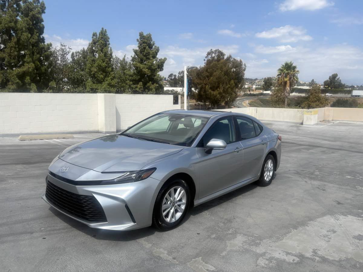 Used 2025 Toyota Camry LE FWD image 6