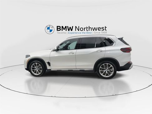 Used 2024 BMW X5 xDrive40i w/ Premium Package image 11