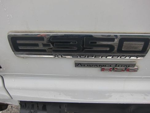 Used 2009 Ford E-350 and Econoline 350 XLT RWD image 5