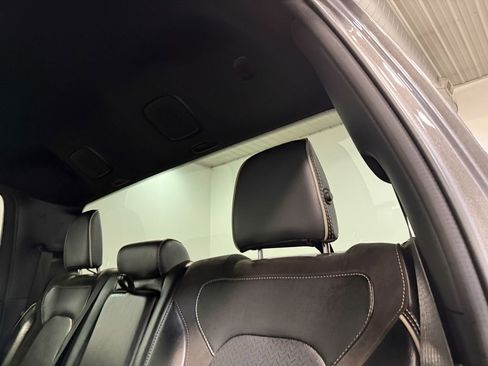 Used 2024 RAM 1500 Laramie image 9