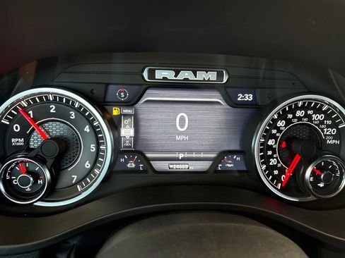 Used 2025 RAM 1500 Laramie AWD/4WD image 30
