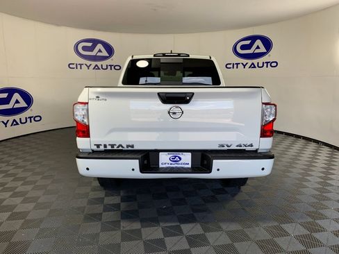 Used 2022 Nissan Titan SV AWD/4WD image 4