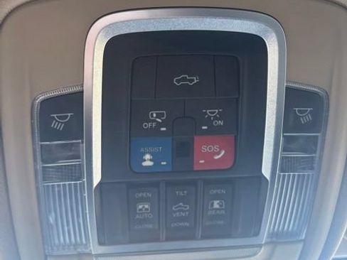 Used 2020 RAM 2500 Limited AWD/4WD image 17