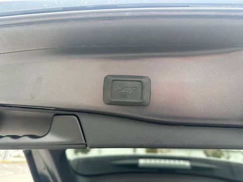 Used 2022 Toyota RAV4 XLE image 9