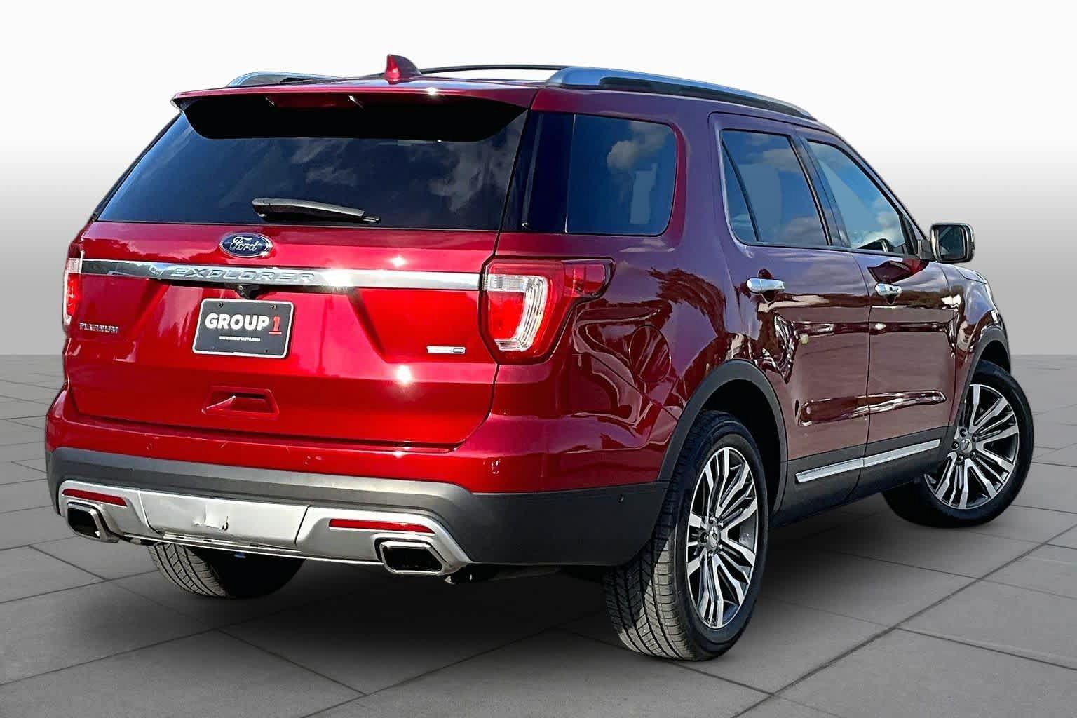 Used 2017 Ford Explorer Platinum AWD/4WD image 13