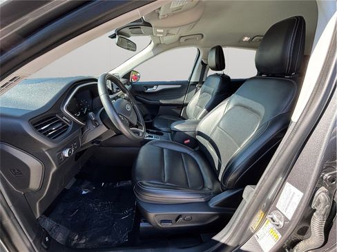 Used 2021 Ford Escape SEL image 2